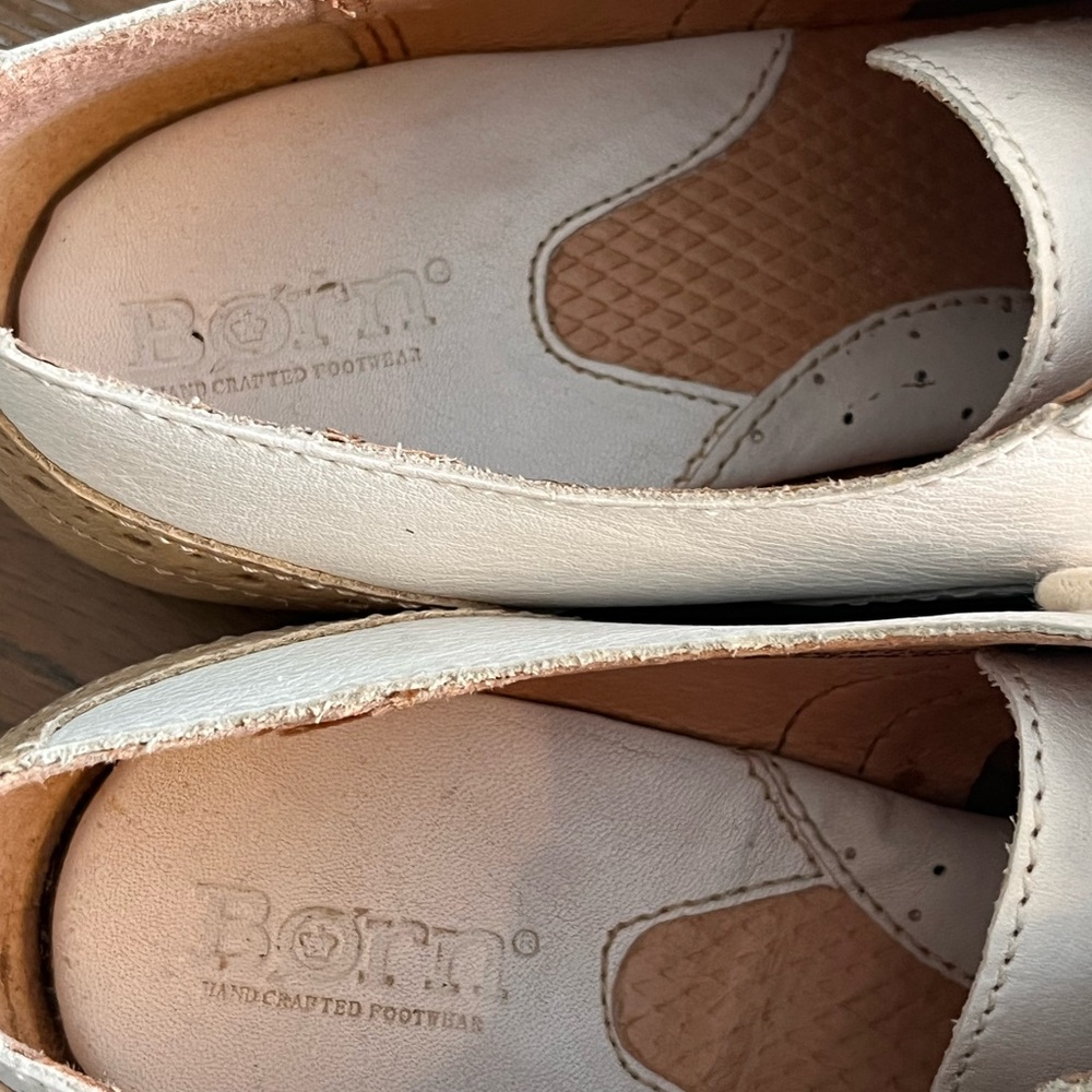 Born Two-Tone Cream and Light Tan Brogue Lace-Up Flats Size 9 - Picture 8 of 13